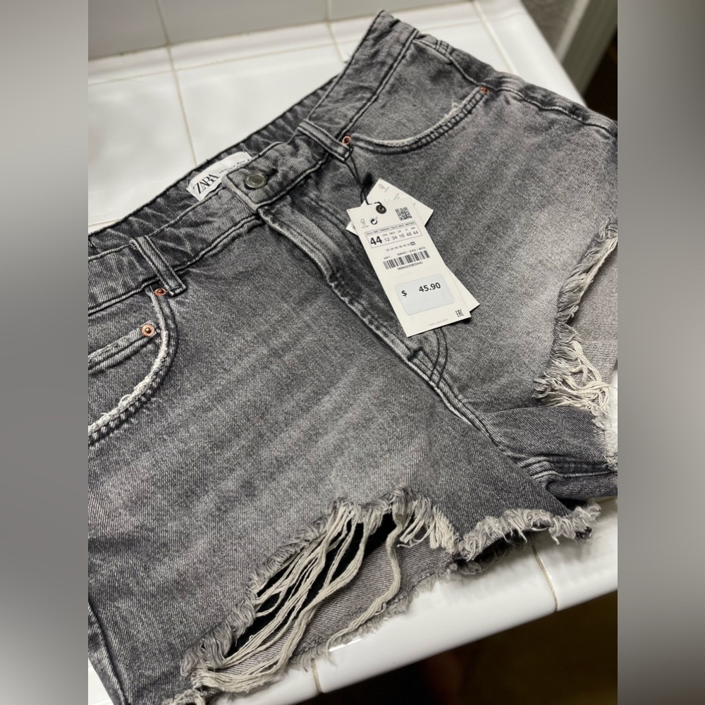 Zara shorts size 12 new with tags